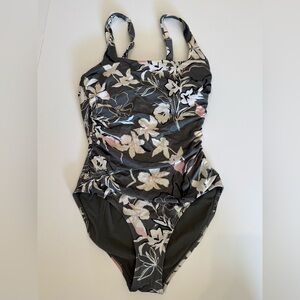Athleta one piece bathing suit size small